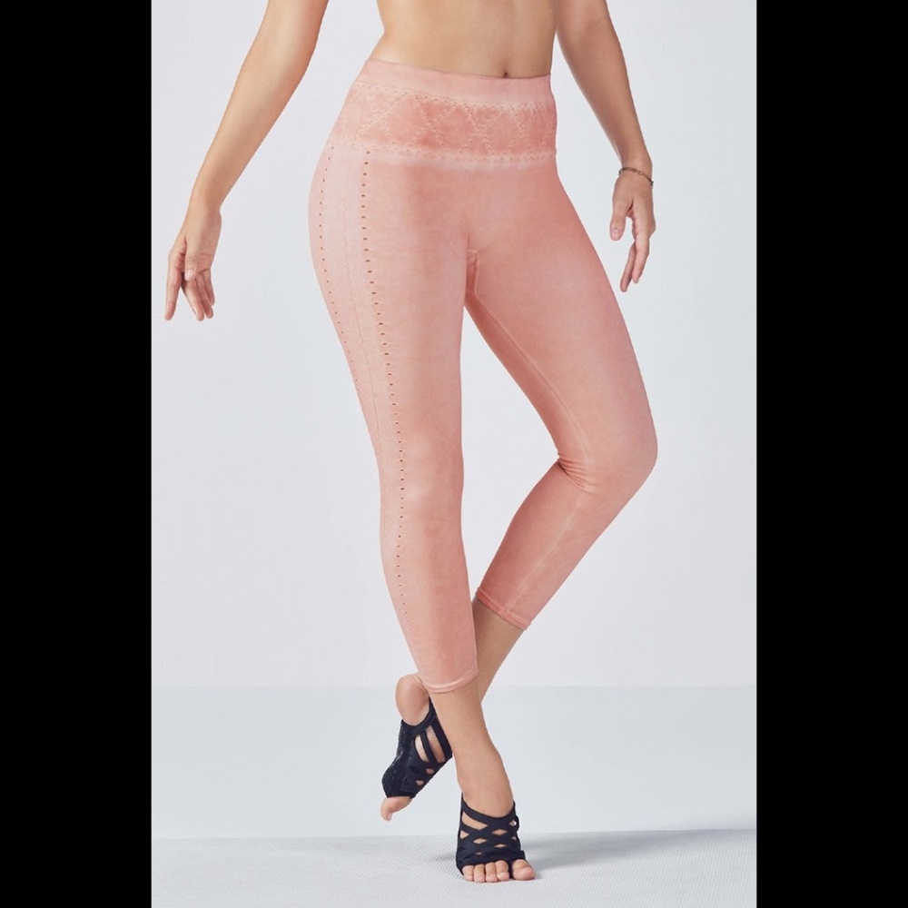 Fabletics Seamless High Waisted 7/8 Capri Pink